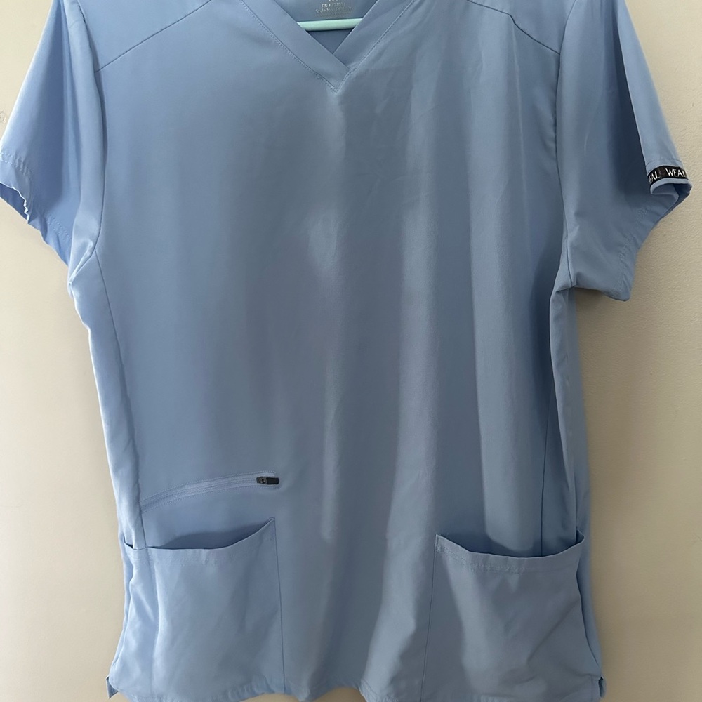 Scrubs - Picture 2 of 2